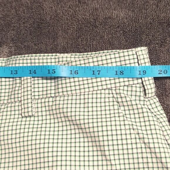 IZOD GOLF Mens Flat Front Saltwater SHORTS Size 38 Green Checked Xtreme Function - Picture 4 of 5